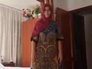 穆斯林蕩婦扭腰擺臀